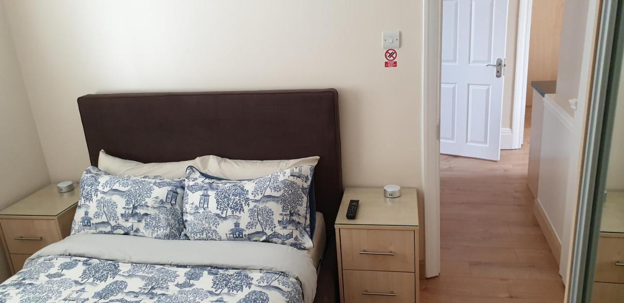 London Luxury 3 Bedroom 2 Bathrooms Flat 1 Min To Redbridge Station Free Parking & Wifi Wanstead Екстериор снимка