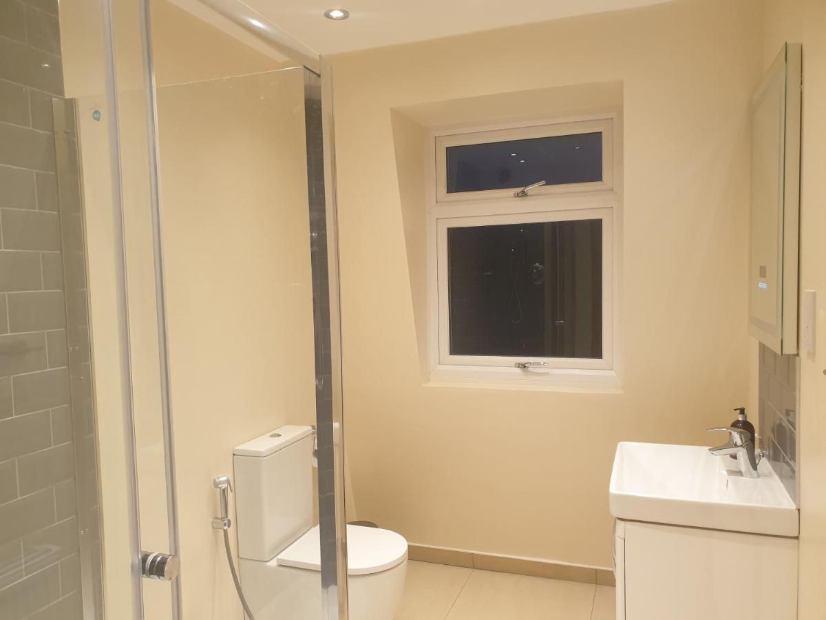 London Luxury 3 Bedroom 2 Bathrooms Flat 1 Min To Redbridge Station Free Parking & Wifi Wanstead Екстериор снимка