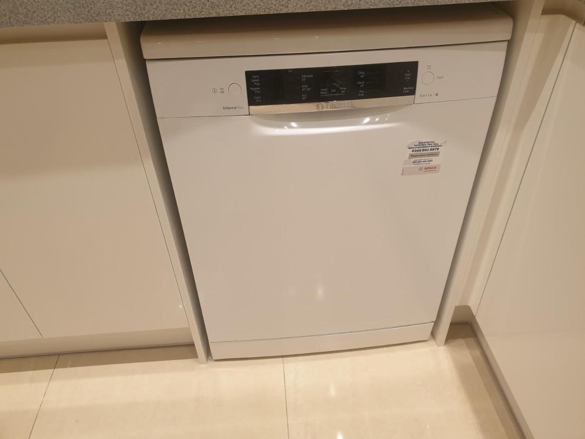 London Luxury 3 Bedroom 2 Bathrooms Flat 1 Min To Redbridge Station Free Parking & Wifi Wanstead Екстериор снимка