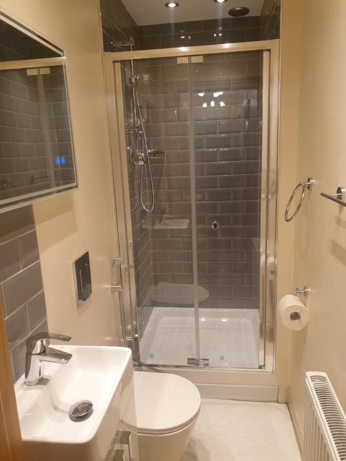 London Luxury 3 Bedroom 2 Bathrooms Flat 1 Min To Redbridge Station Free Parking & Wifi Wanstead Екстериор снимка