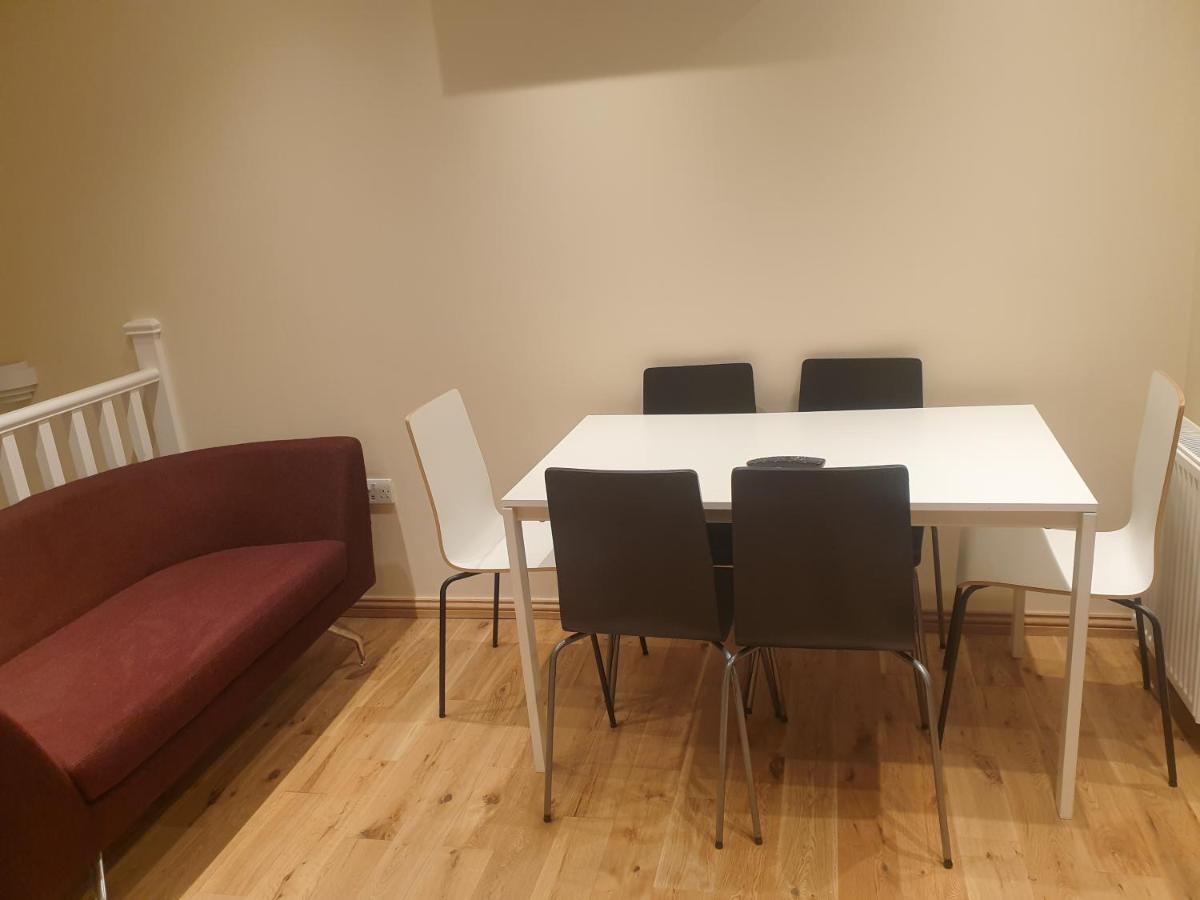 London Luxury 3 Bedroom 2 Bathrooms Flat 1 Min To Redbridge Station Free Parking & Wifi Wanstead Екстериор снимка
